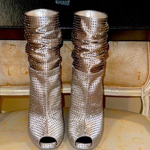 Limited Edition  034/050 Lesilla Crystal open toe short boot